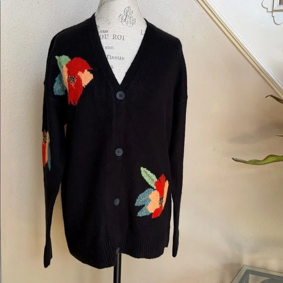 NWOT Cabi Coming Up Roses Cardigan - Picture 3 of 5